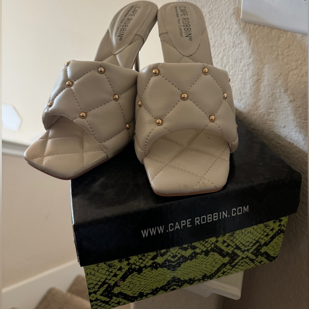 Cape Robbin’s puffer shoes